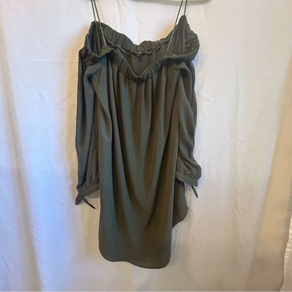 Express Olive Off-Shoulder Peasant Blouse - Size Large - Picture 6 of 7